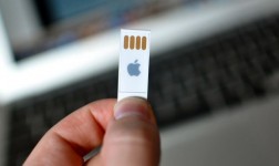 Mac OS X Lion USB Stick ab August für 69$